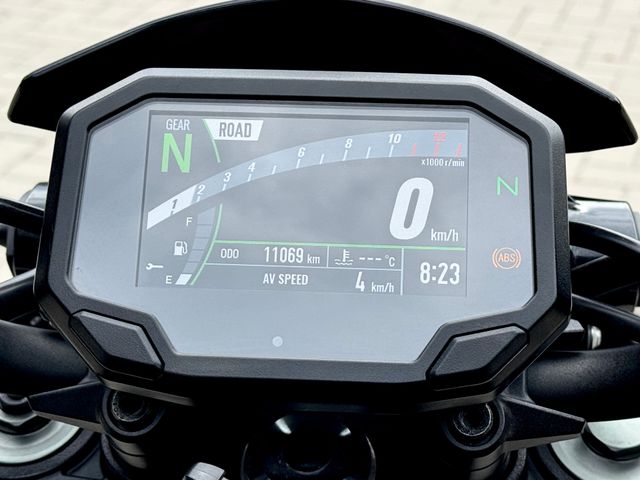 kawasaki - z900