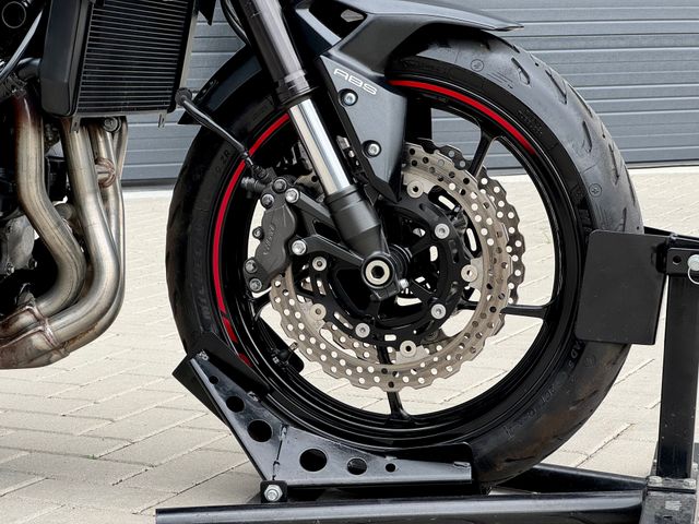 kawasaki - z900