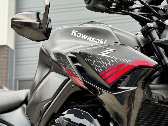 kawasaki - z900
