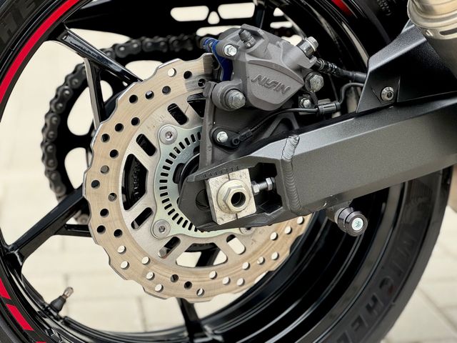 kawasaki - z900