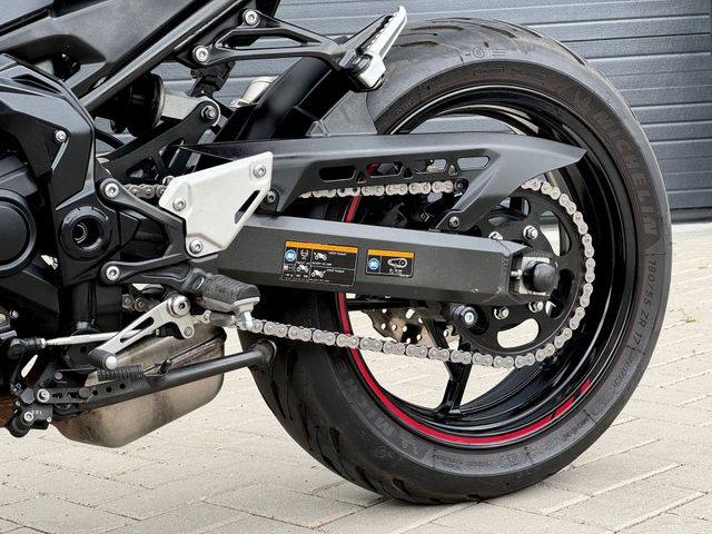 kawasaki - z900
