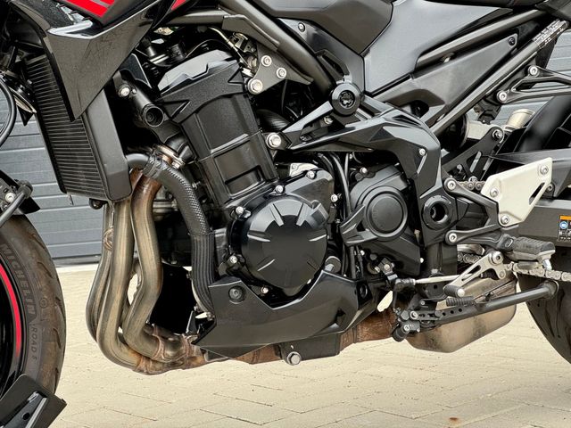 kawasaki - z900