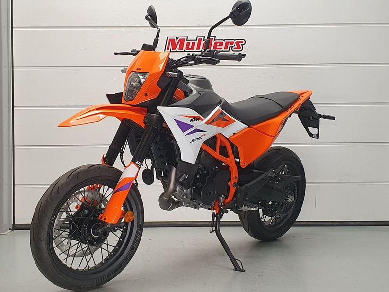 KTM 390 SMC R KTM 390 SMC-R 2025 nieuw