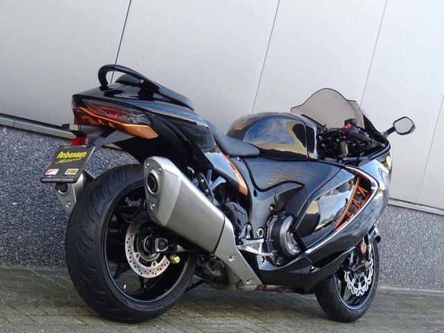 suzuki - gsx-r-1300-hayabusa