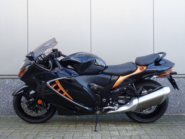 suzuki - gsx-r-1300-hayabusa