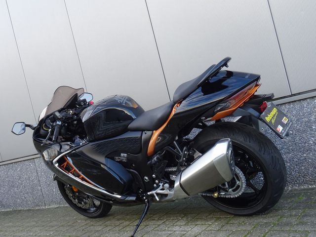 suzuki - gsx-r-1300-hayabusa