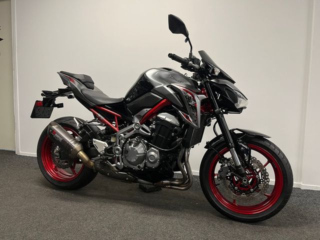 kawasaki - z900
