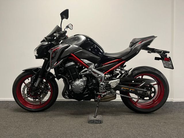 kawasaki - z900