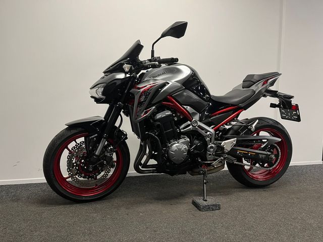 kawasaki - z900