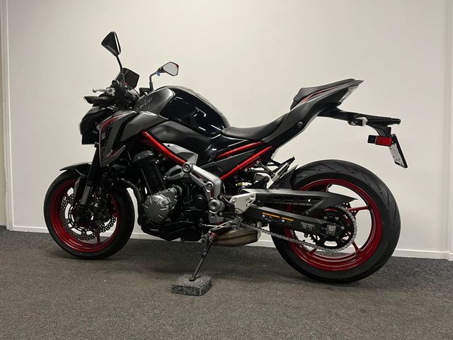 kawasaki - z900