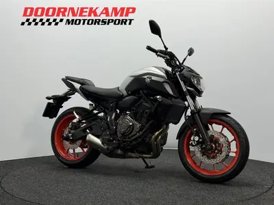 YAMAHA MT 07 ABS – foto 2