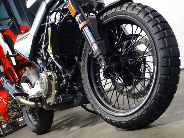 husqvarna - svartpilen-401