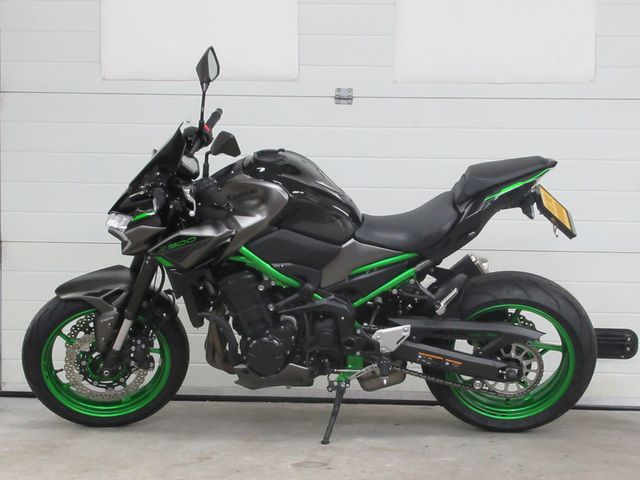 kawasaki - z900