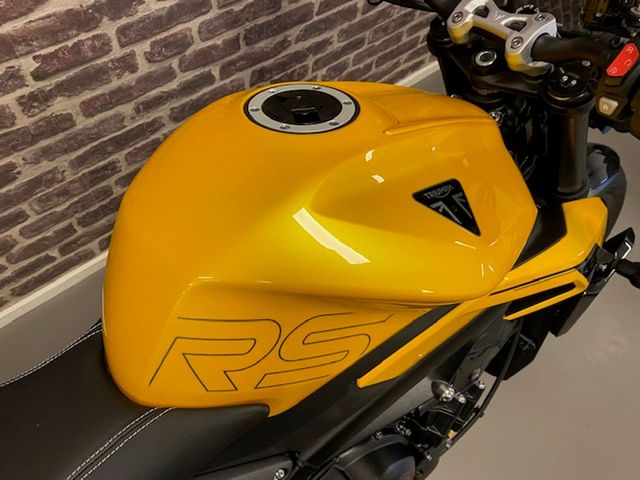 triumph - street-triple-rs