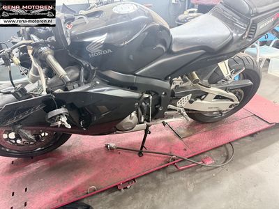 HONDA CBR 600 RR – foto 2