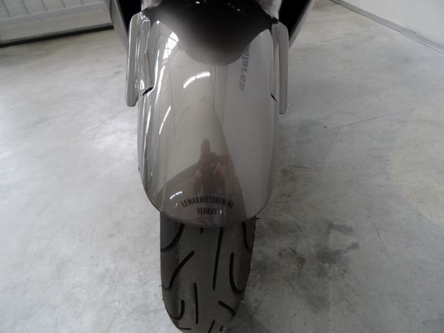 honda - cbr-1100--xx-super-blackbird