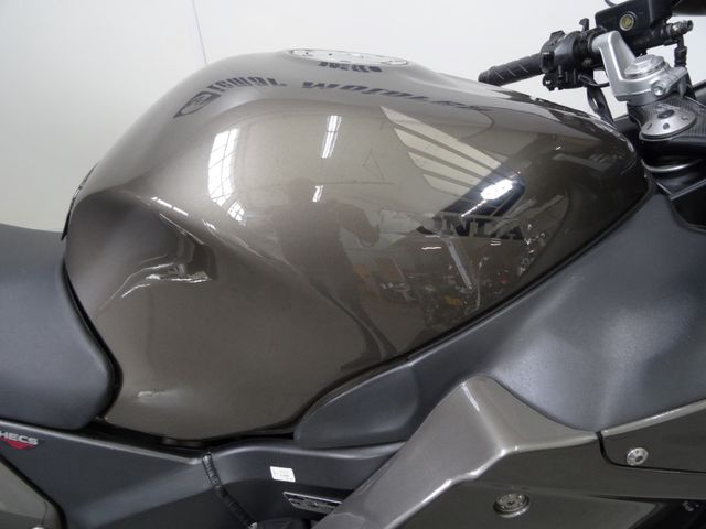 honda - cbr-1100--xx-super-blackbird