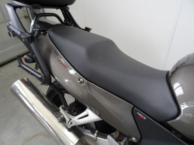 honda - cbr-1100--xx-super-blackbird