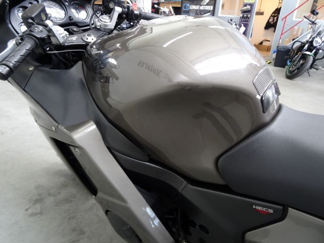 honda - cbr-1100--xx-super-blackbird
