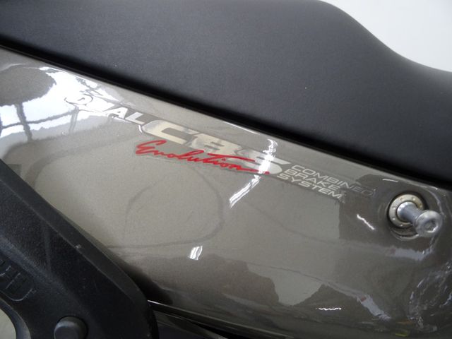 honda - cbr-1100--xx-super-blackbird