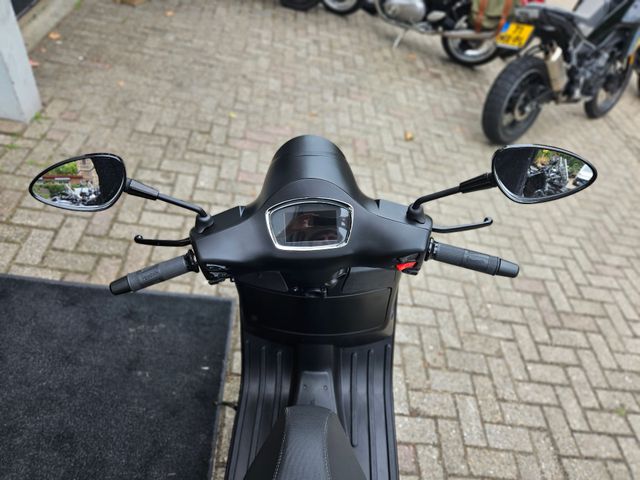 vespa - gts-300-hpe