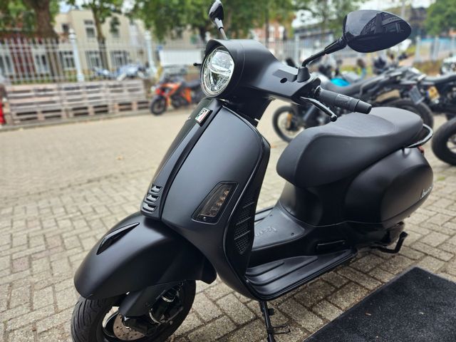 vespa - gts-300-hpe