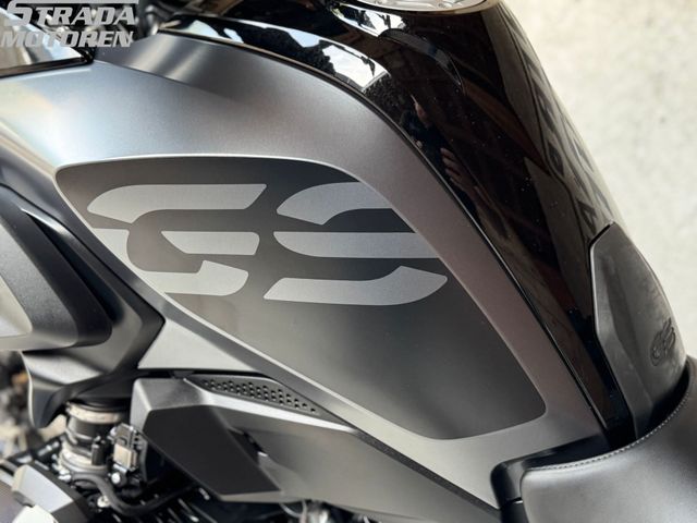 bmw - r-1250-gs-triple-black