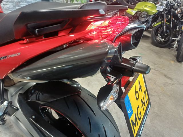 aprilia - sl-750-shiver