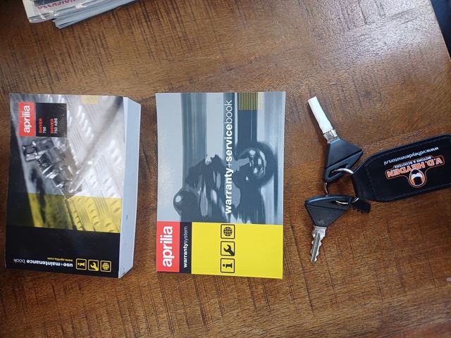 aprilia - sl-750-shiver