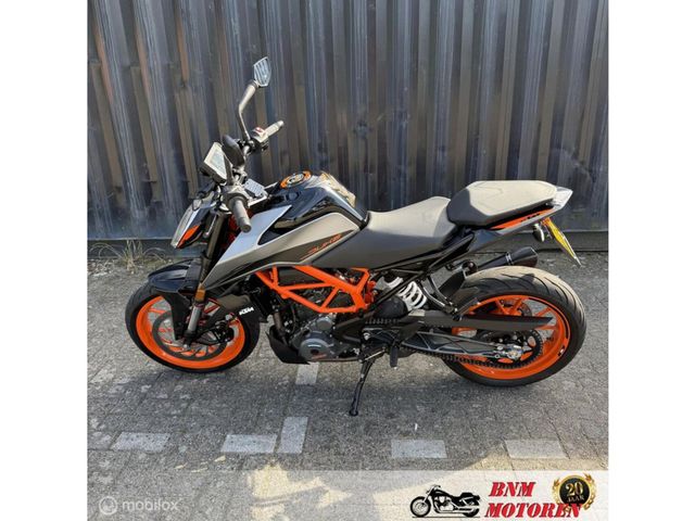 ktm - 390-duke-abs
