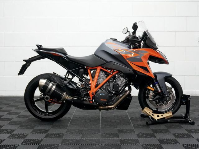 ktm - 1290-super-duke-gt