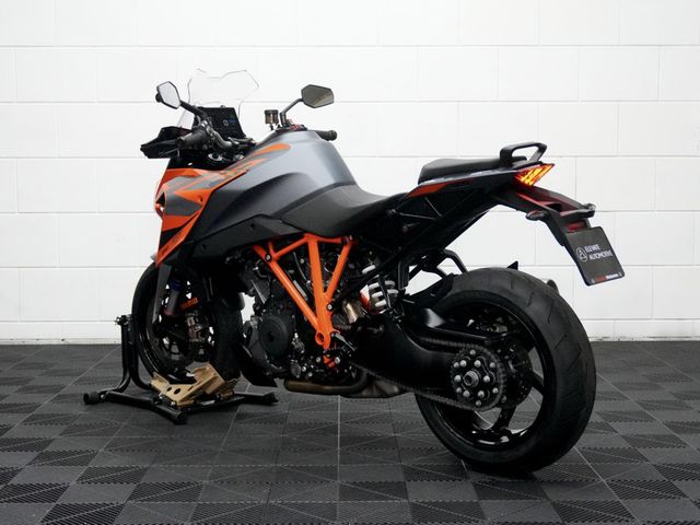 ktm - 1290-super-duke-gt