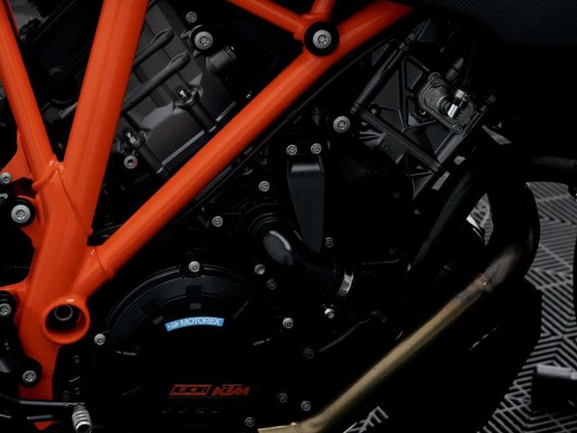 ktm - 1290-super-duke-gt