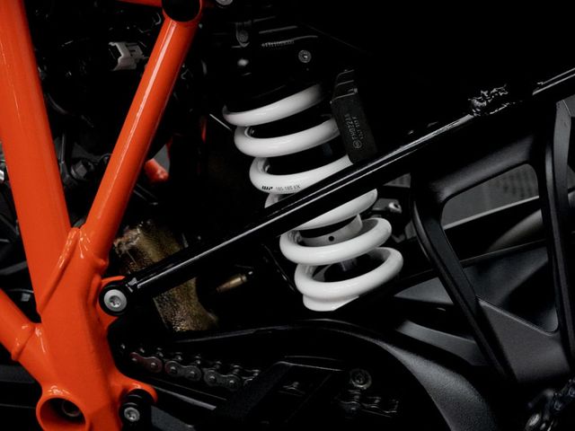 ktm - 1290-super-duke-gt