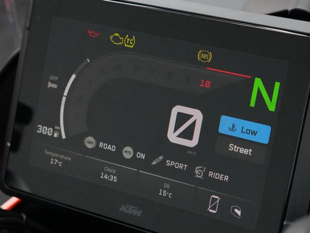 ktm - 1290-super-duke-gt