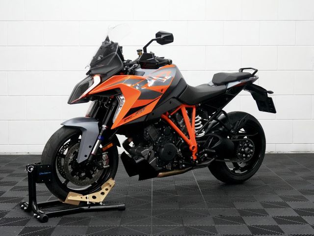 ktm - 1290-super-duke-gt