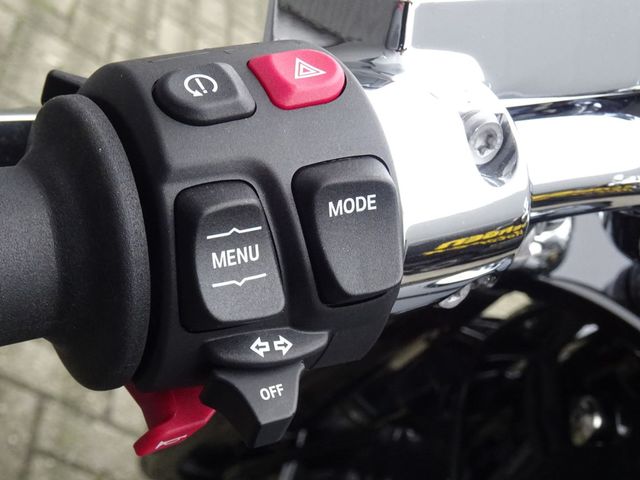 bmw - r-18