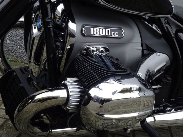 bmw - r-18