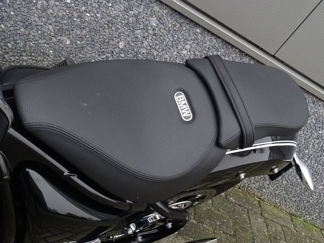 bmw - r-18