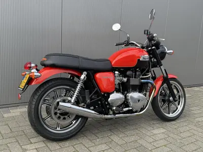 TRIUMPH BONNEVILLE T 100 – foto 3