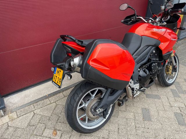 triumph - tiger-1050-abs