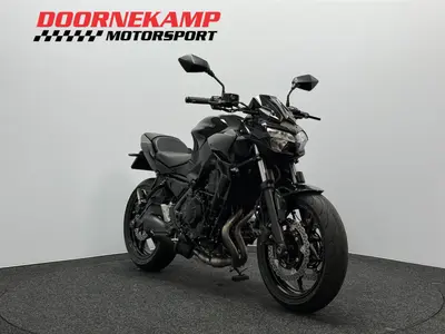 KAWASAKI Z650 – foto 3