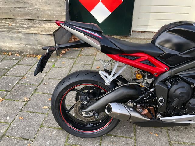 triumph - daytona-675-r