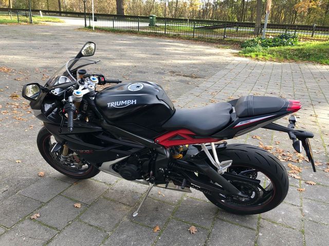 triumph - daytona-675-r