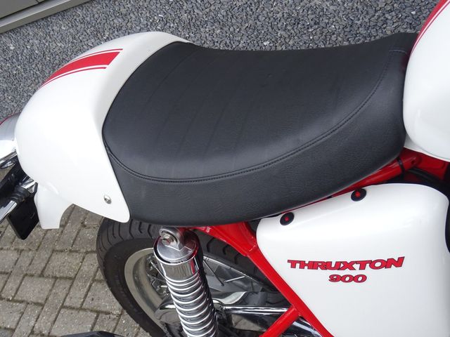 triumph - thruxton-900