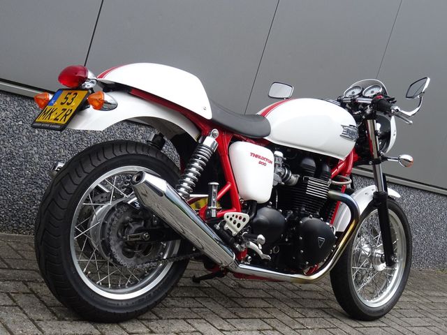 triumph - thruxton-900