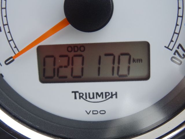 triumph - thruxton-900