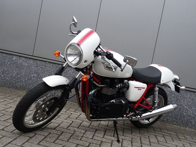 triumph - thruxton-900