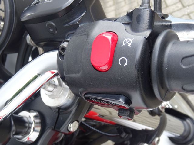 triumph - thruxton-900