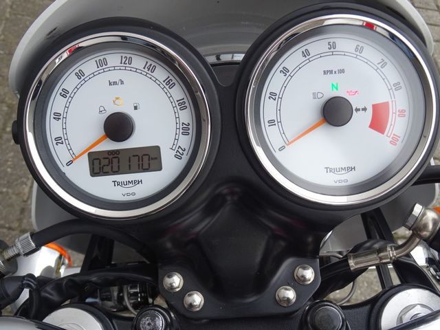 triumph - thruxton-900